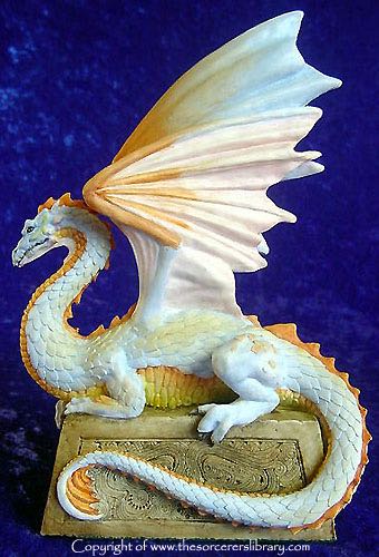 EN2255 - Sentinel - Enchantica art collectible - Main Image 2