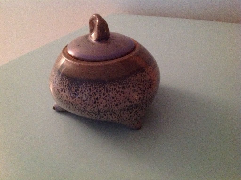 Trois enfants couches, 1964