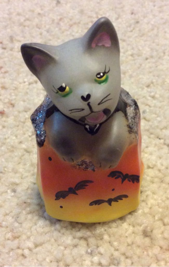 A LACQUER BOX DEPICING A VIETNAMESE LANDSCAPE