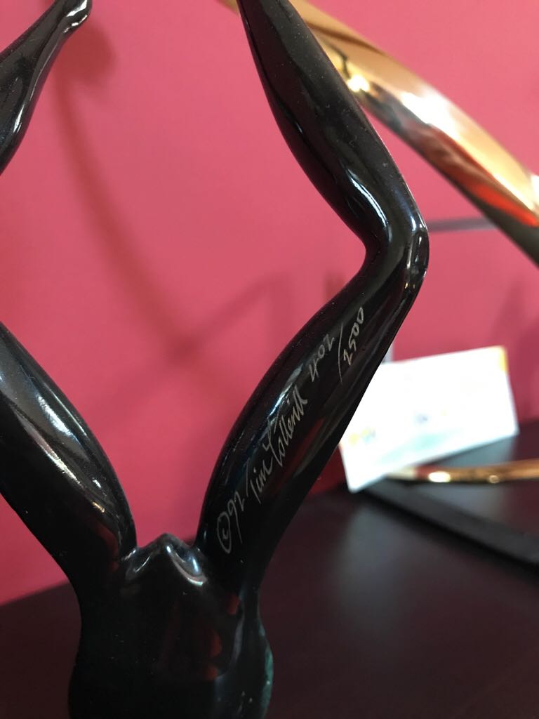 Showoff - Tim Cotterill art collectible - Main Image 2