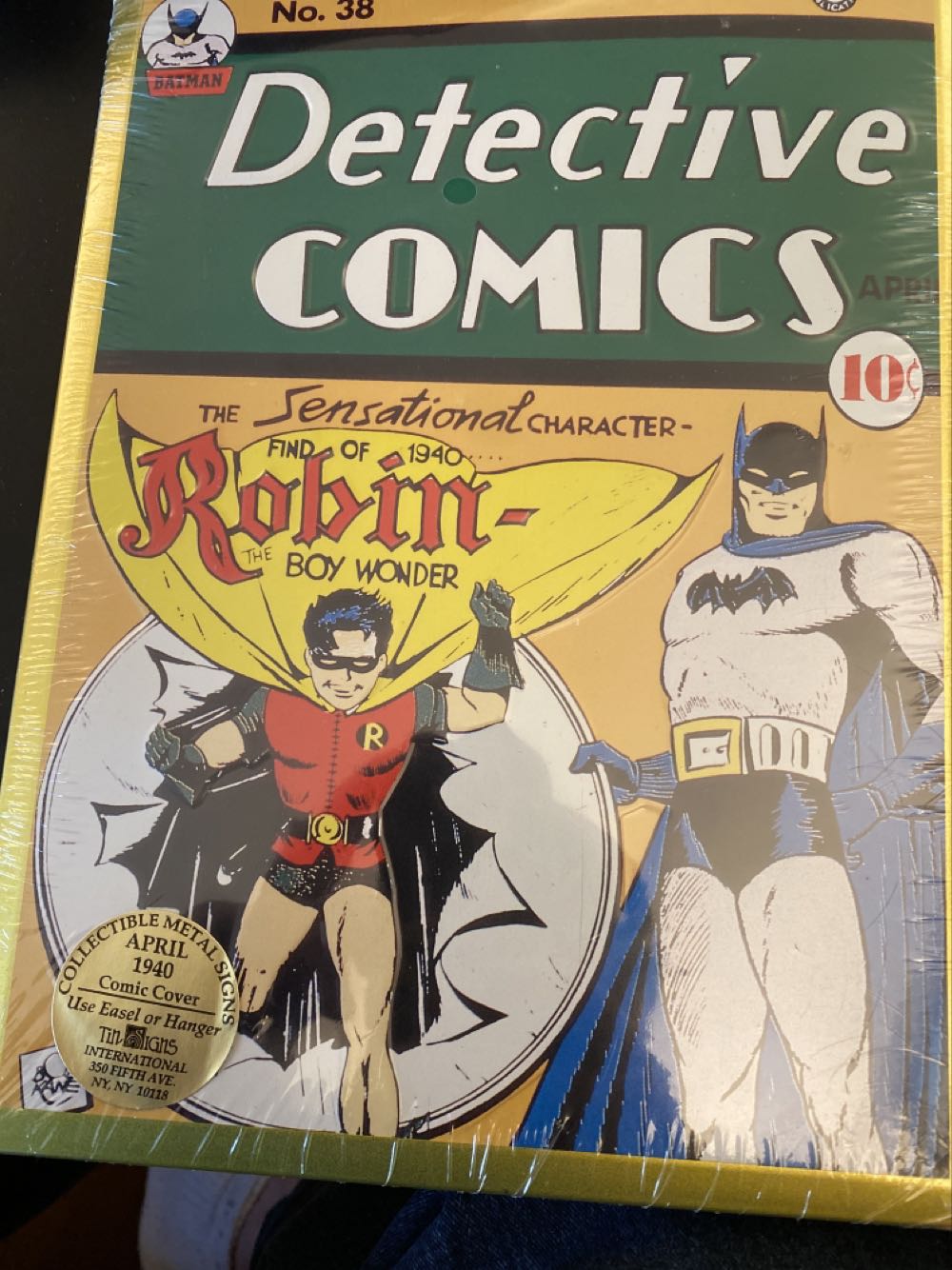 Detective Comics 38 Tin Sign  art collectible [Barcode 702971013026] - Main Image 4
