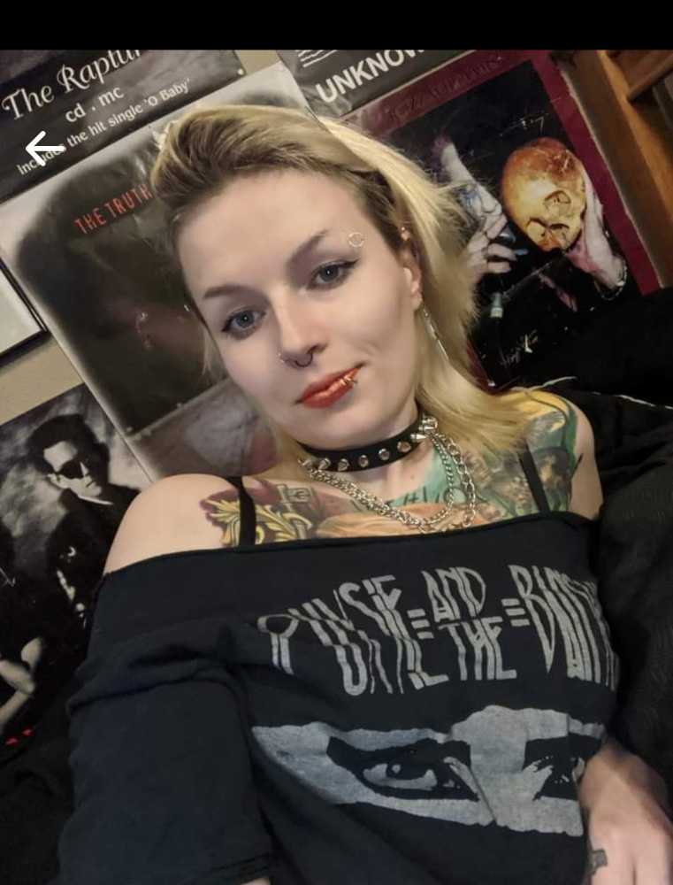 Lizette 4  art collectible - Main Image 2