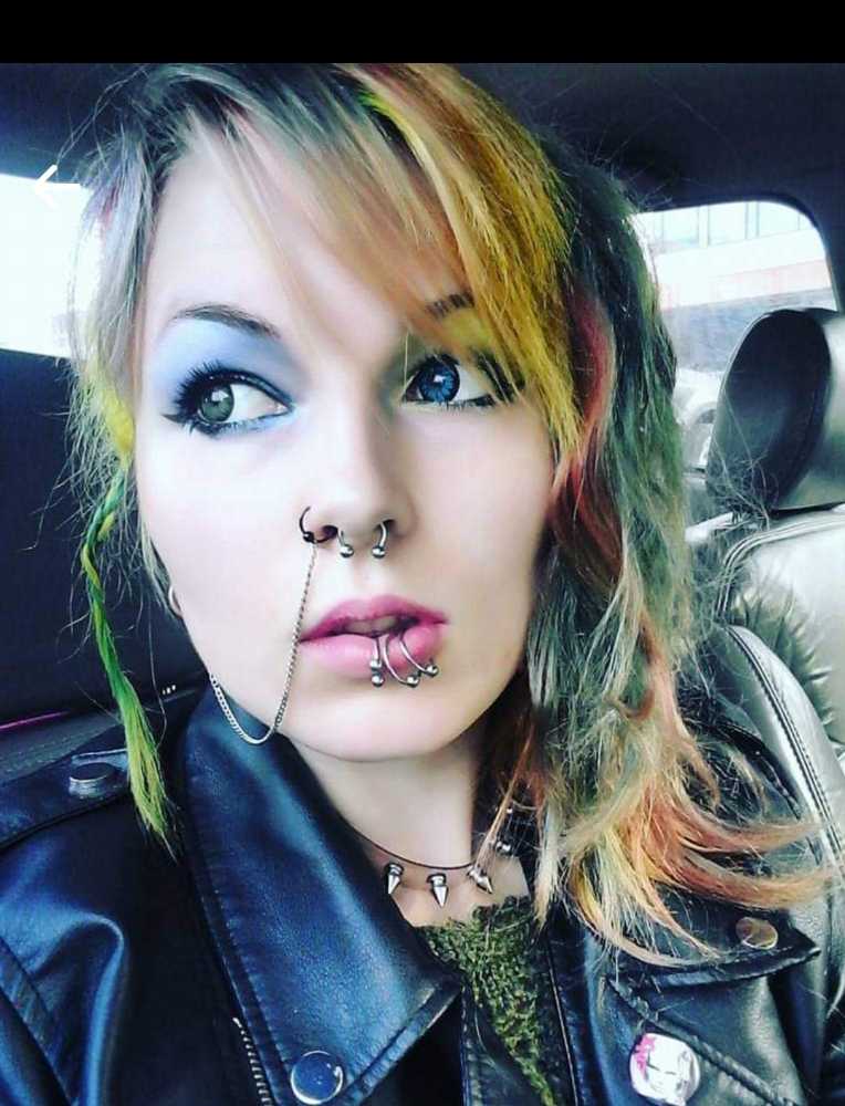 Lizette 4  art collectible - Main Image 3