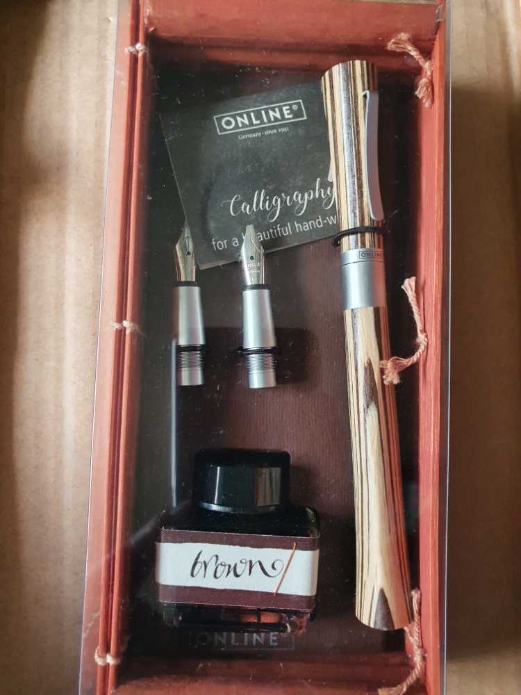 Photoscapes Cherry 2 1/2 x 3 1/2 Frame (Empty)