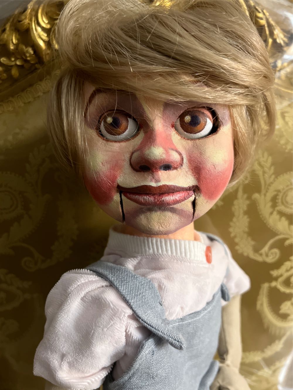 Wizard of Oz - Lion Framed Memorabili