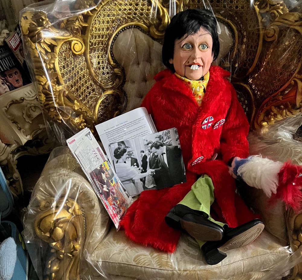 Ken Dodds Doddy - Peter Pullon art collectible - Main Image 4