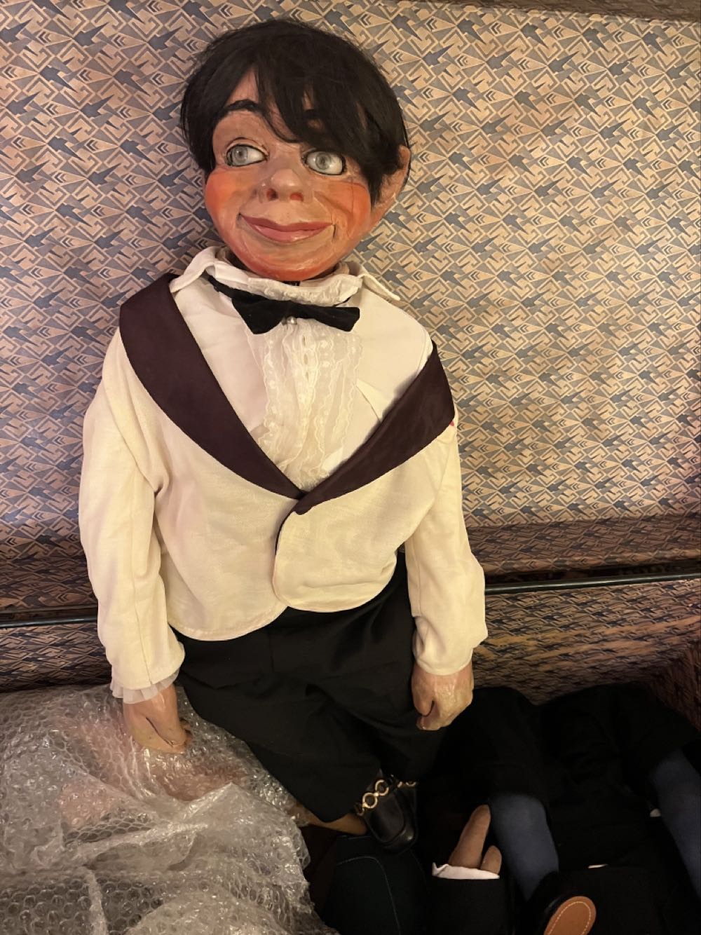 Botley Oscar - Walter Botley art collectible - Main Image 2