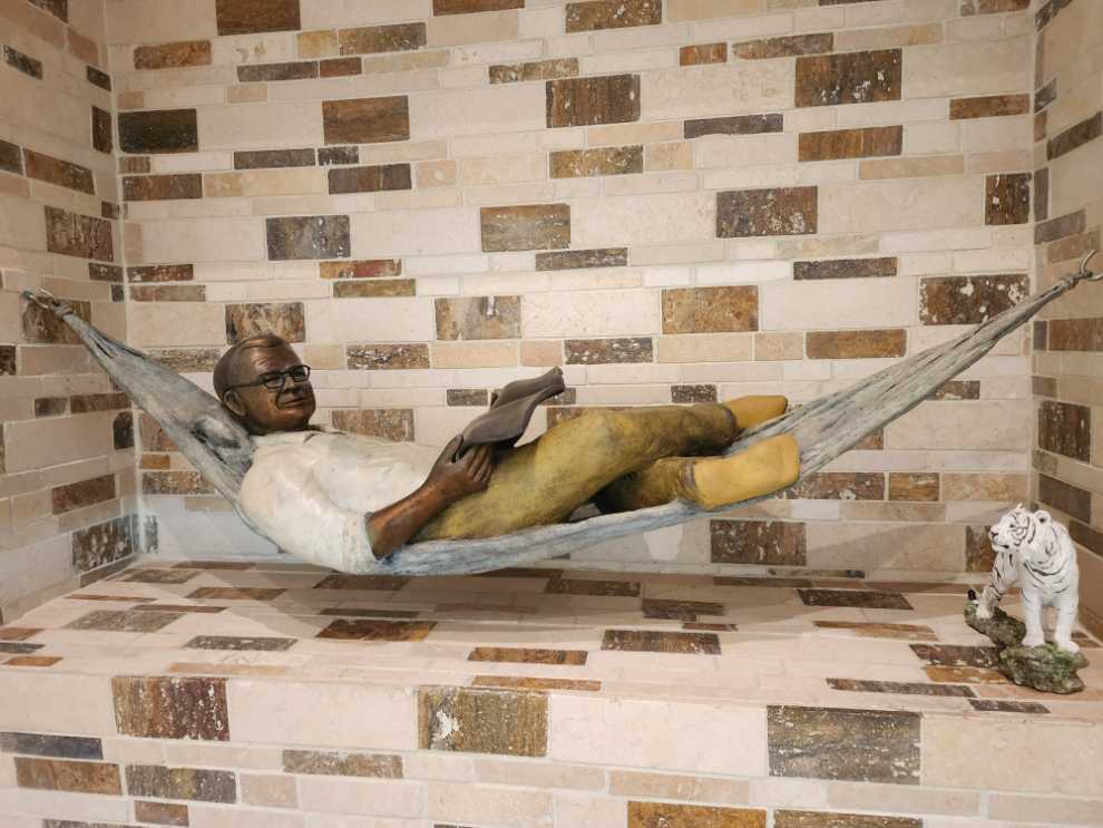 C34 - Luis art collectible - Main Image 2