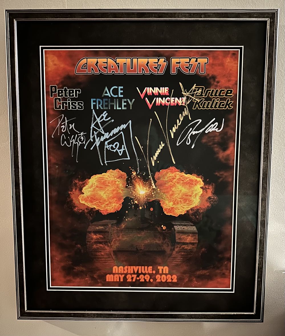 Mini Head Puppet Came With Quisto