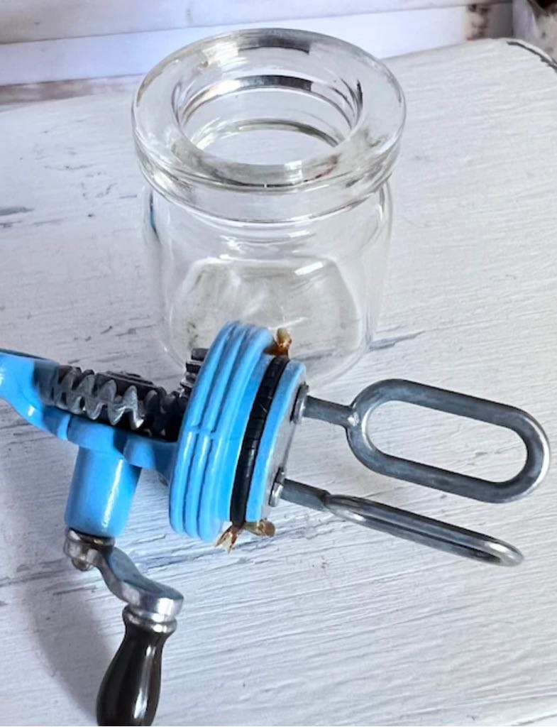 Puppenhaus / Buttermixer - Bodo Hennig art collectible - Main Image 2