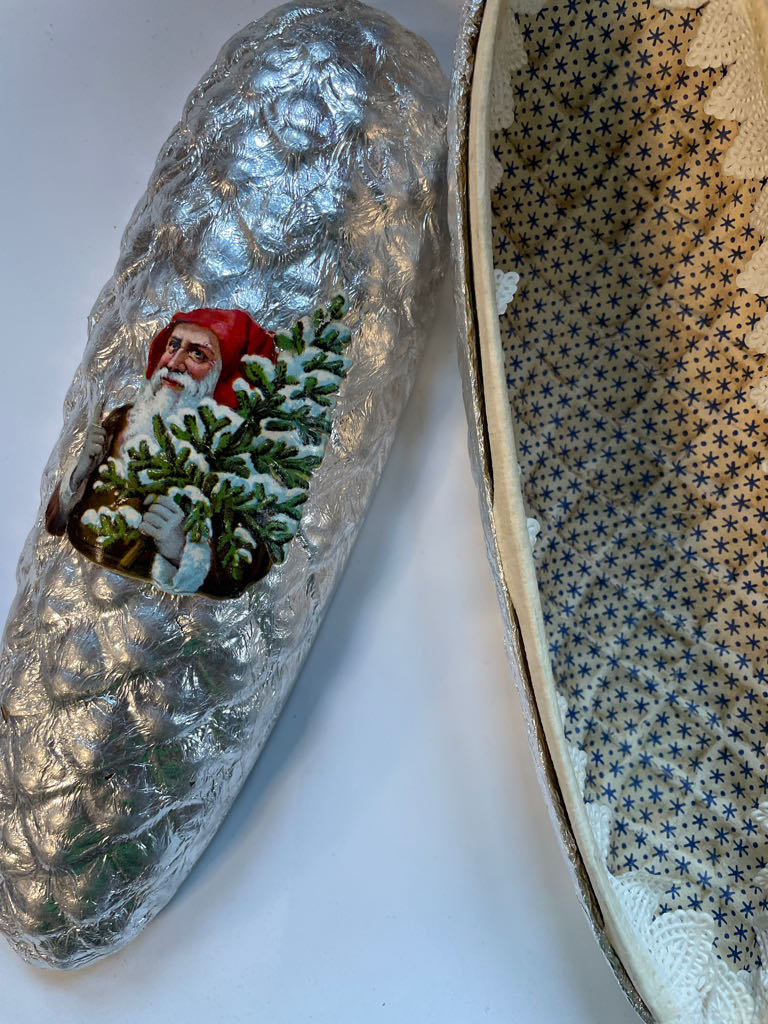 Objekte - Volkskunst / Erzgebirge / Blumenkind / Stiefmütterchen / Blau-Lila-Gelb