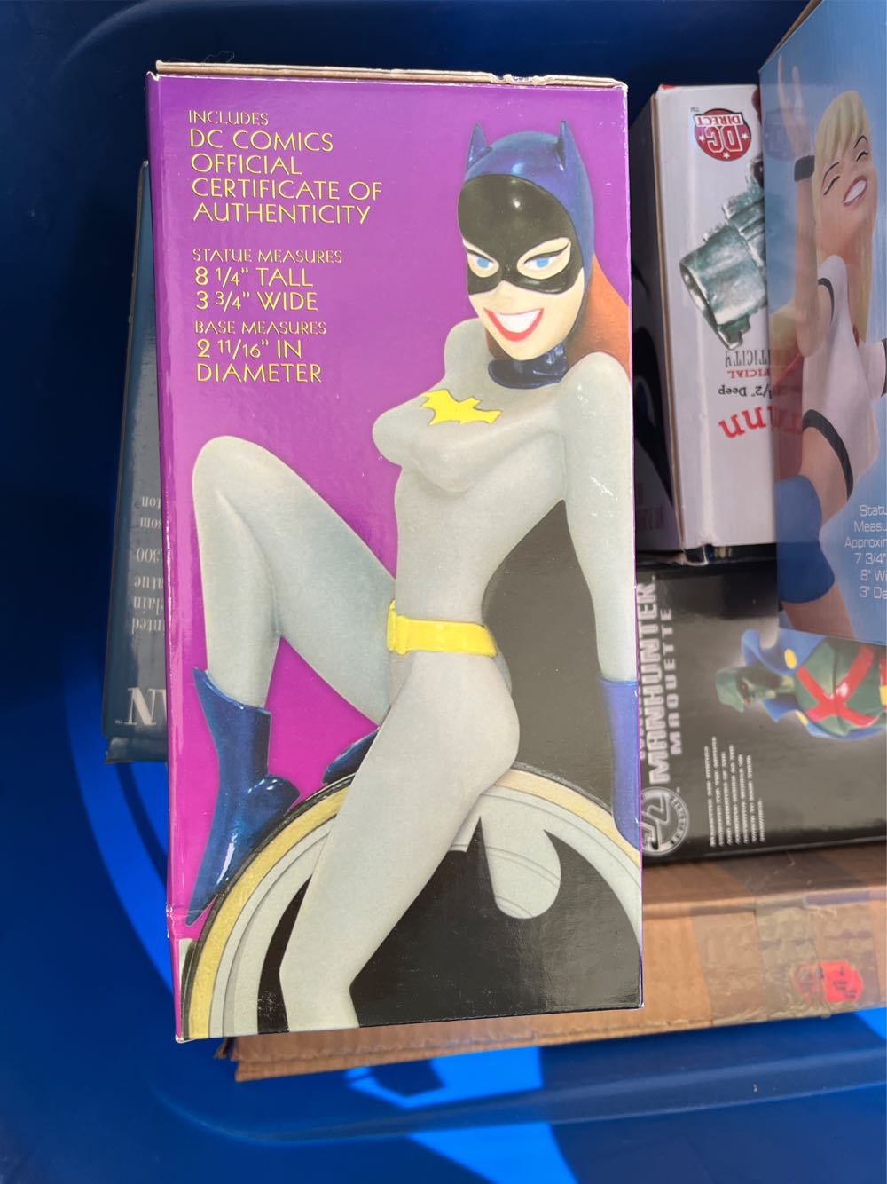 Batgirl Animated Statue  art collectible [Barcode 761941227740] - Main Image 2