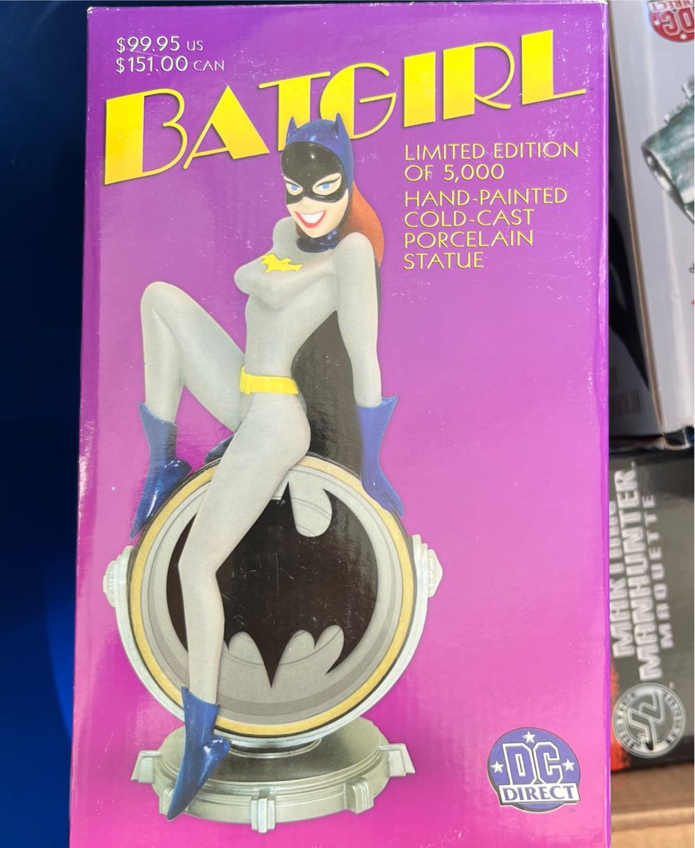 Batgirl Animated Statue  art collectible [Barcode 761941227740] - Main Image 3