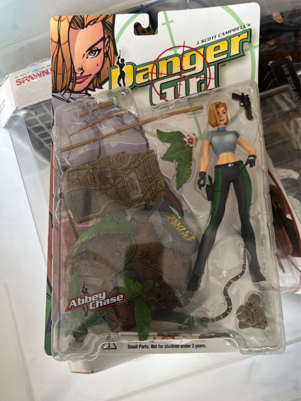 Danger Girl Abbey Chase Action Figure By Danger Girl  art collectible [Barcode 787926921113] - Main Image 3