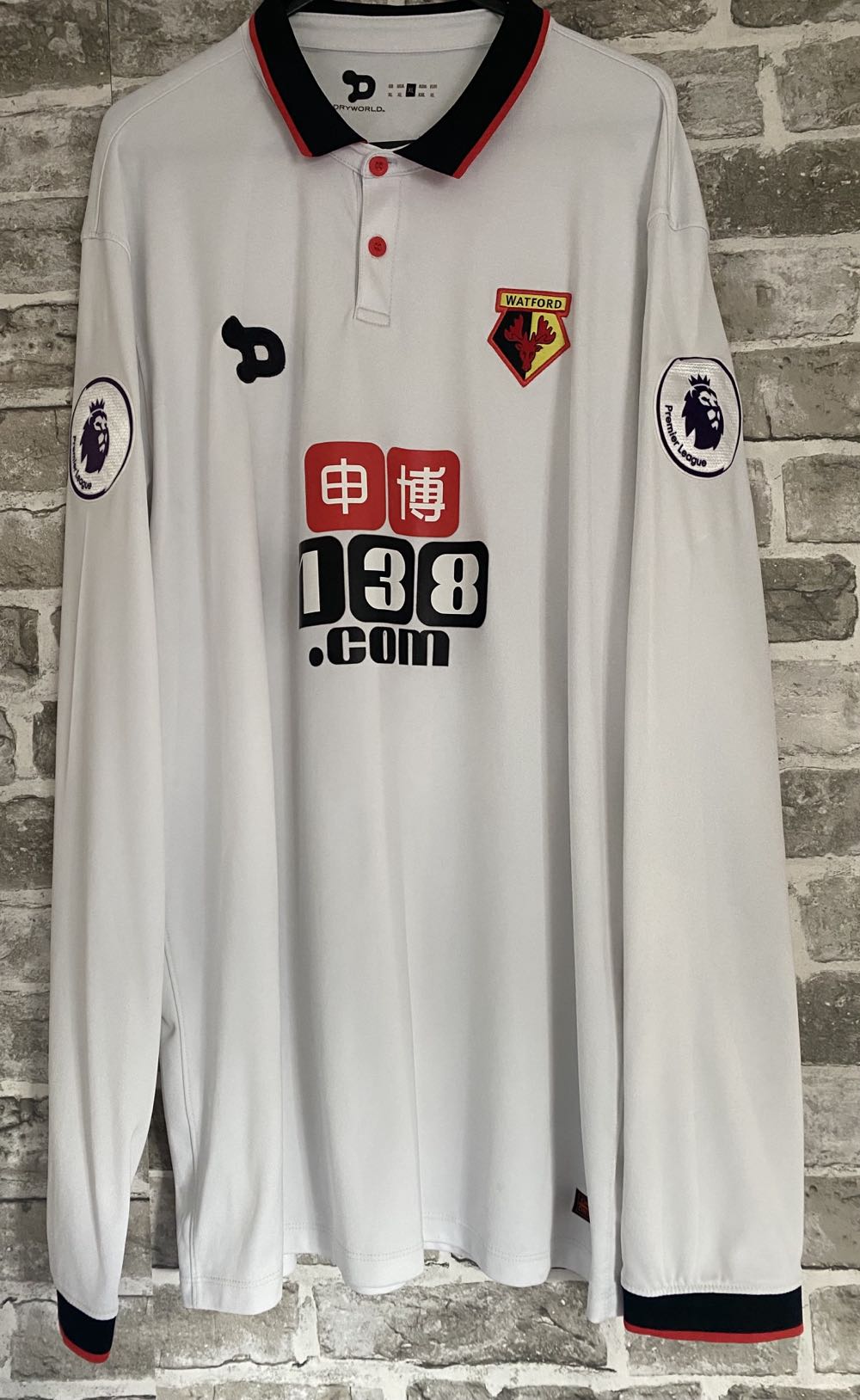 2016-17 - Cholevas - Watford art collectible - Main Image 2