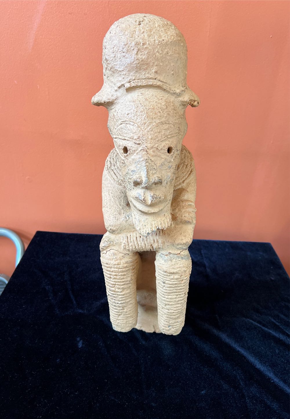 Herco Howling Wolf Statue Figurine On A Rock