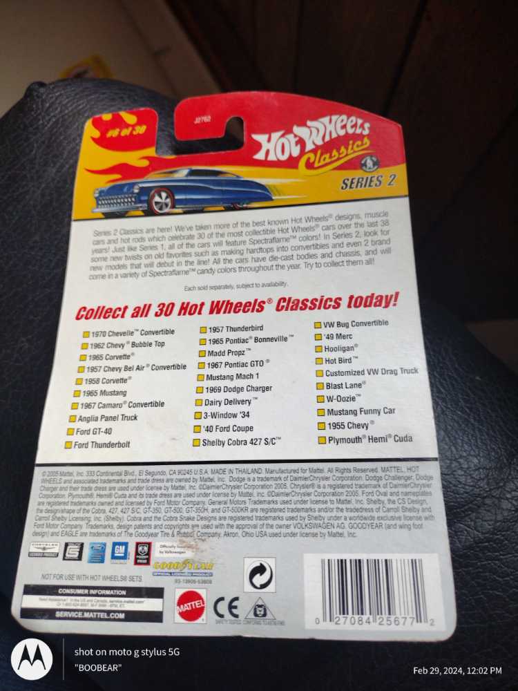 Hot Wheels Classics Series 19of25 Blue 1970 Plymouth Roadrunner Red Line 1:64 Scale Die-cast Body Chassis Special Paint 4of25 Purple 1956 Ford F-100  art collectible [Barcode 027084256772] - Main Image 4