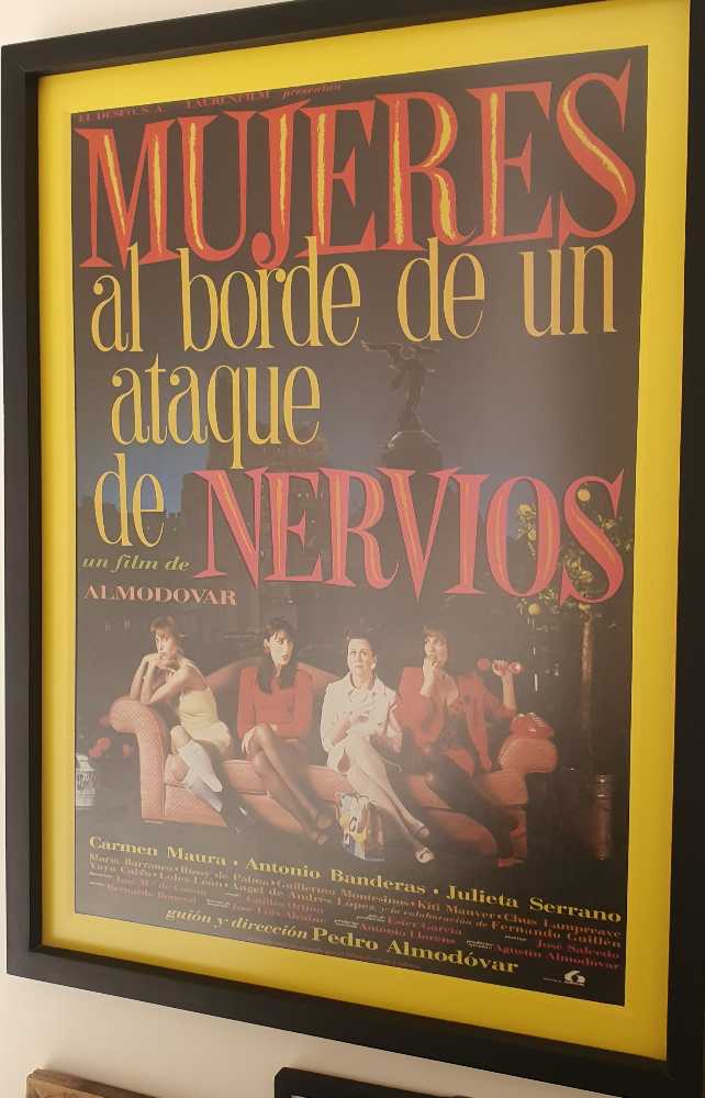 Mujeres al Borde de un Ataque de Nervios  art collectible - Main Image 2