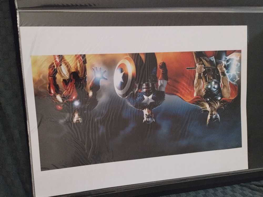 Clowns: Holdling a flower pot