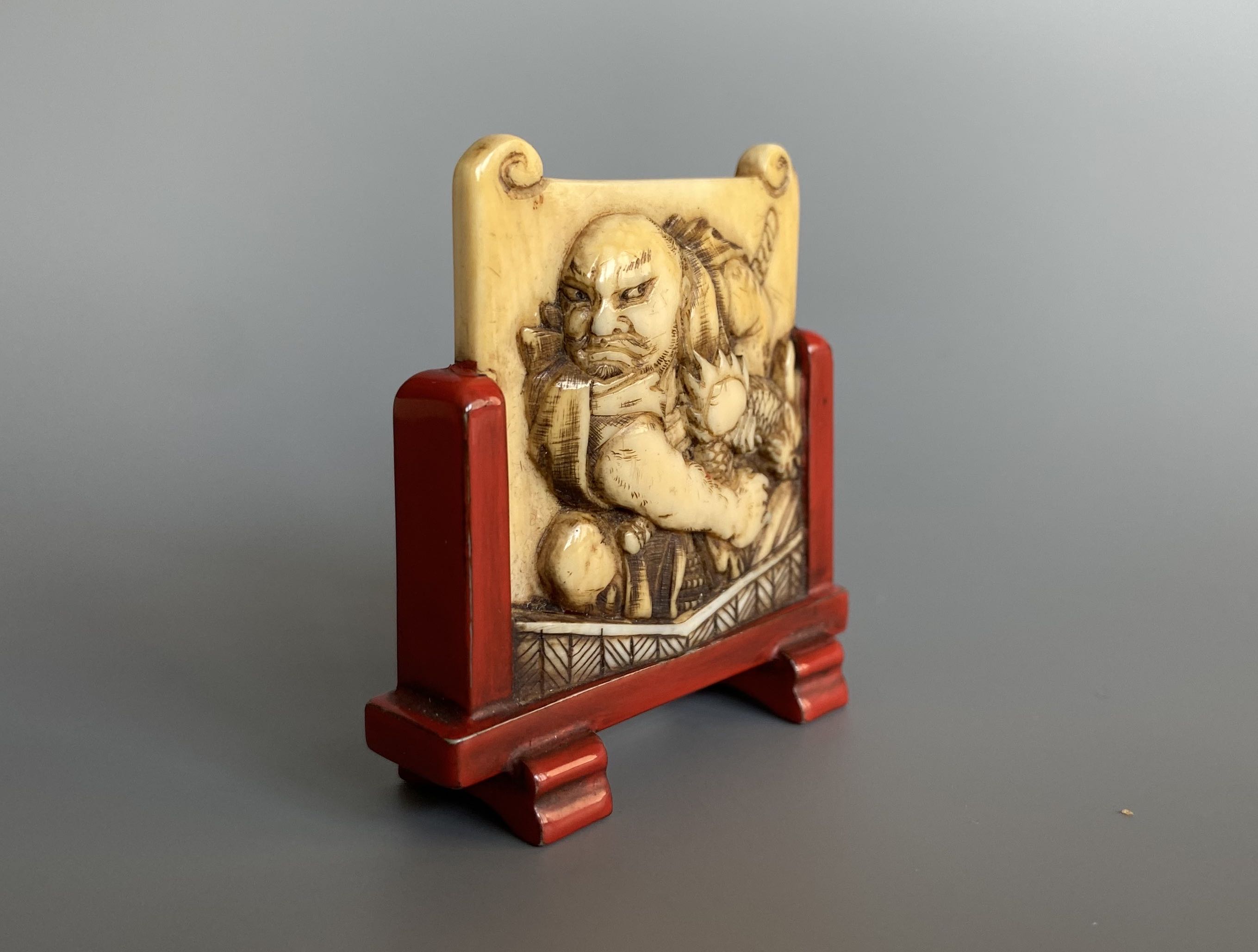 Screen with a Warrior and a Dragon - Ryoshu art collectible - Main Image 3