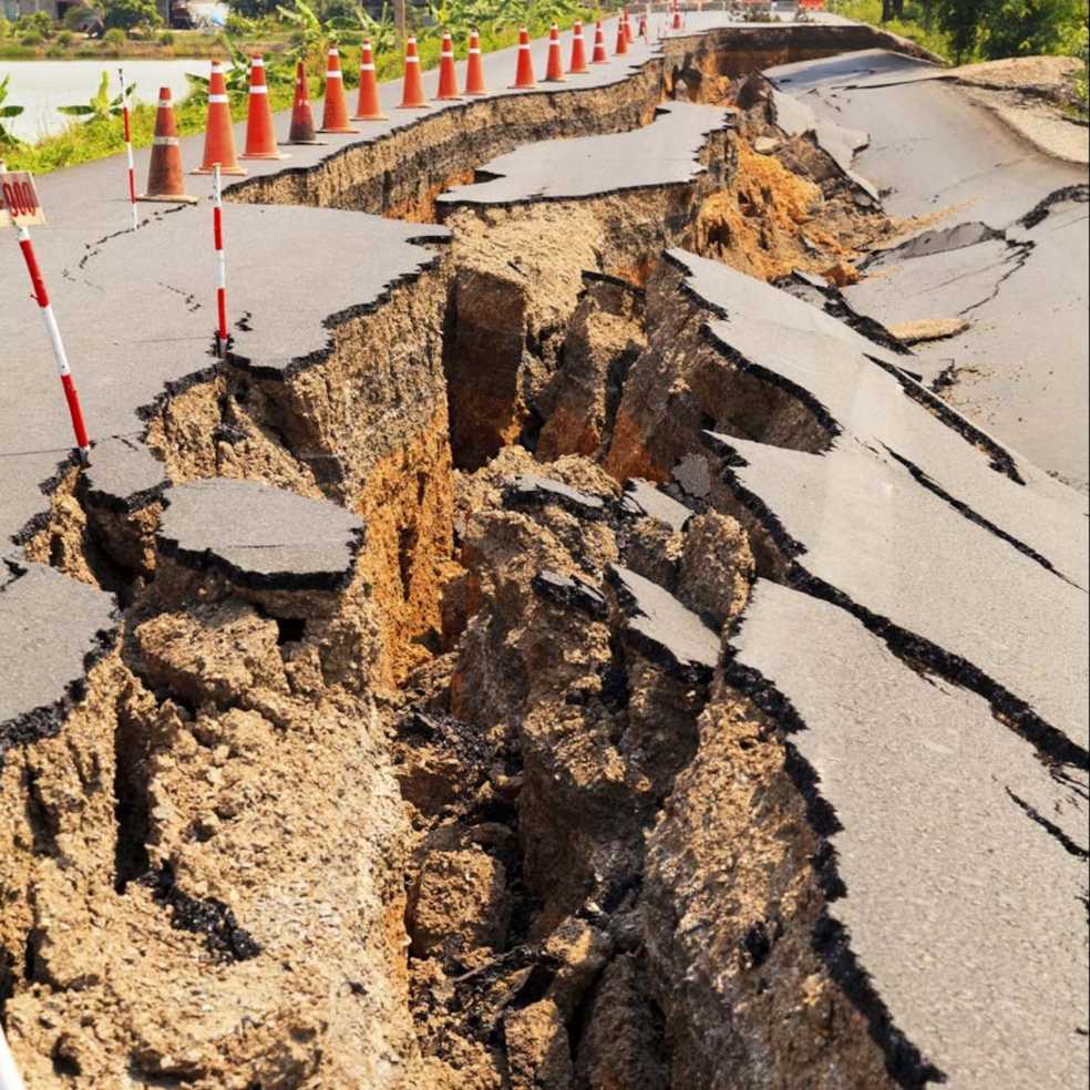 Earthquake  art collectible - Main Image 2