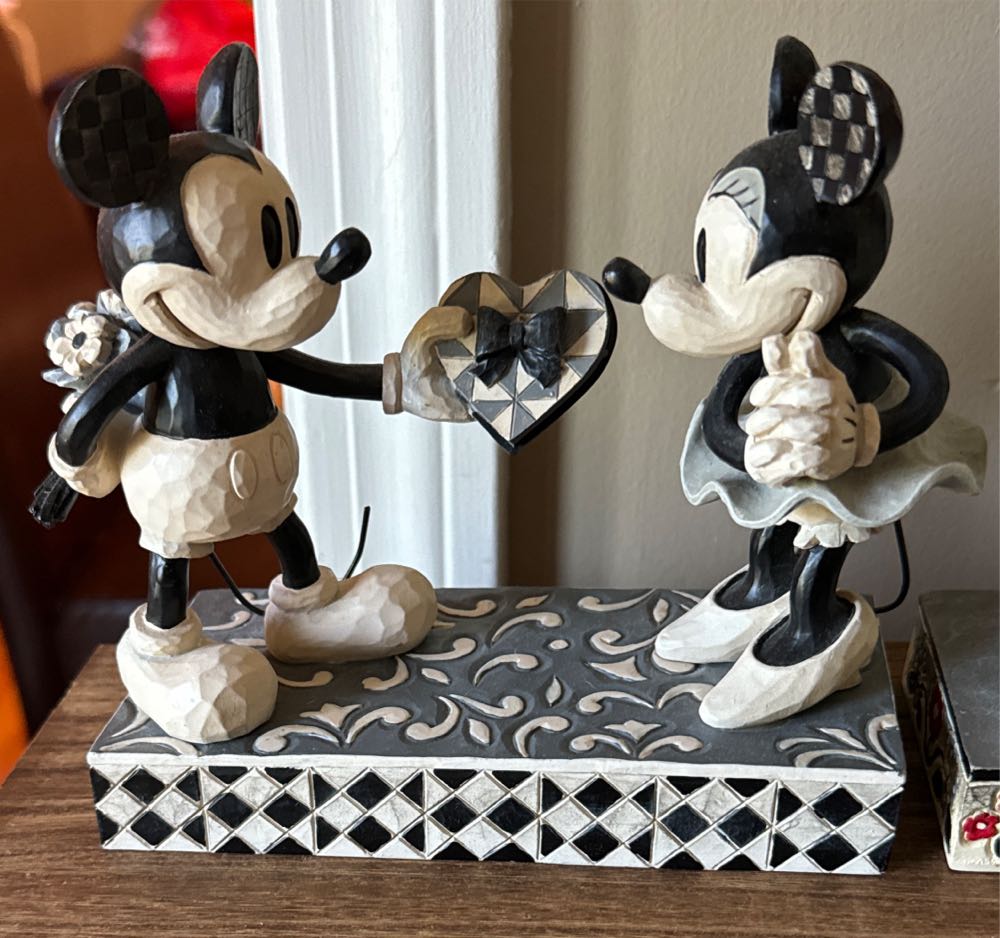 Disney Traditions By Jim Shore Black & White Mickey & Minnie Mouse Stone Resin Figurine 6”  art collectible [Barcode 045544137386] - Main Image 2