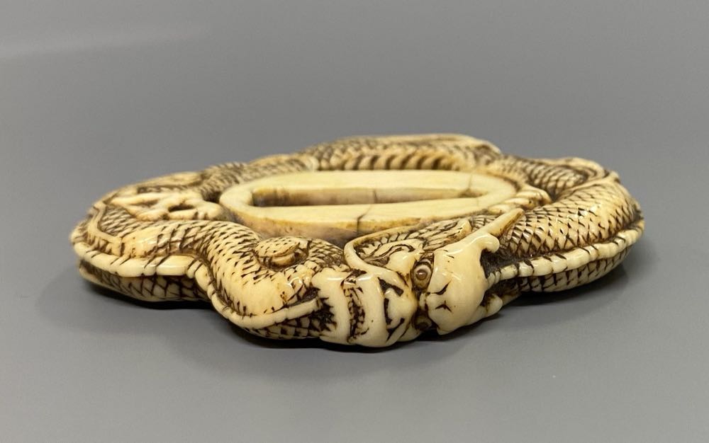 Dragon Tsuba Netsuke - Attributed to Tomotada art collectible - Main Image 2
