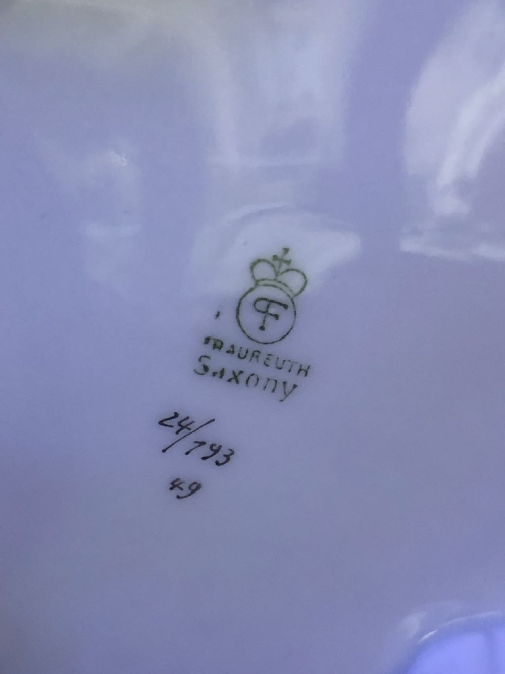 Fraureuth AG, Deckeldose kobaltblau Goldmalerei Vögel  art collectible - Main Image 2