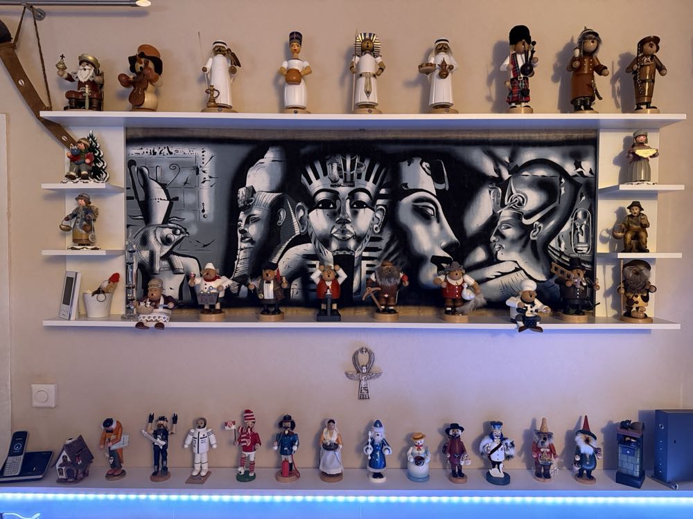 Unknown - Brown, Blue 