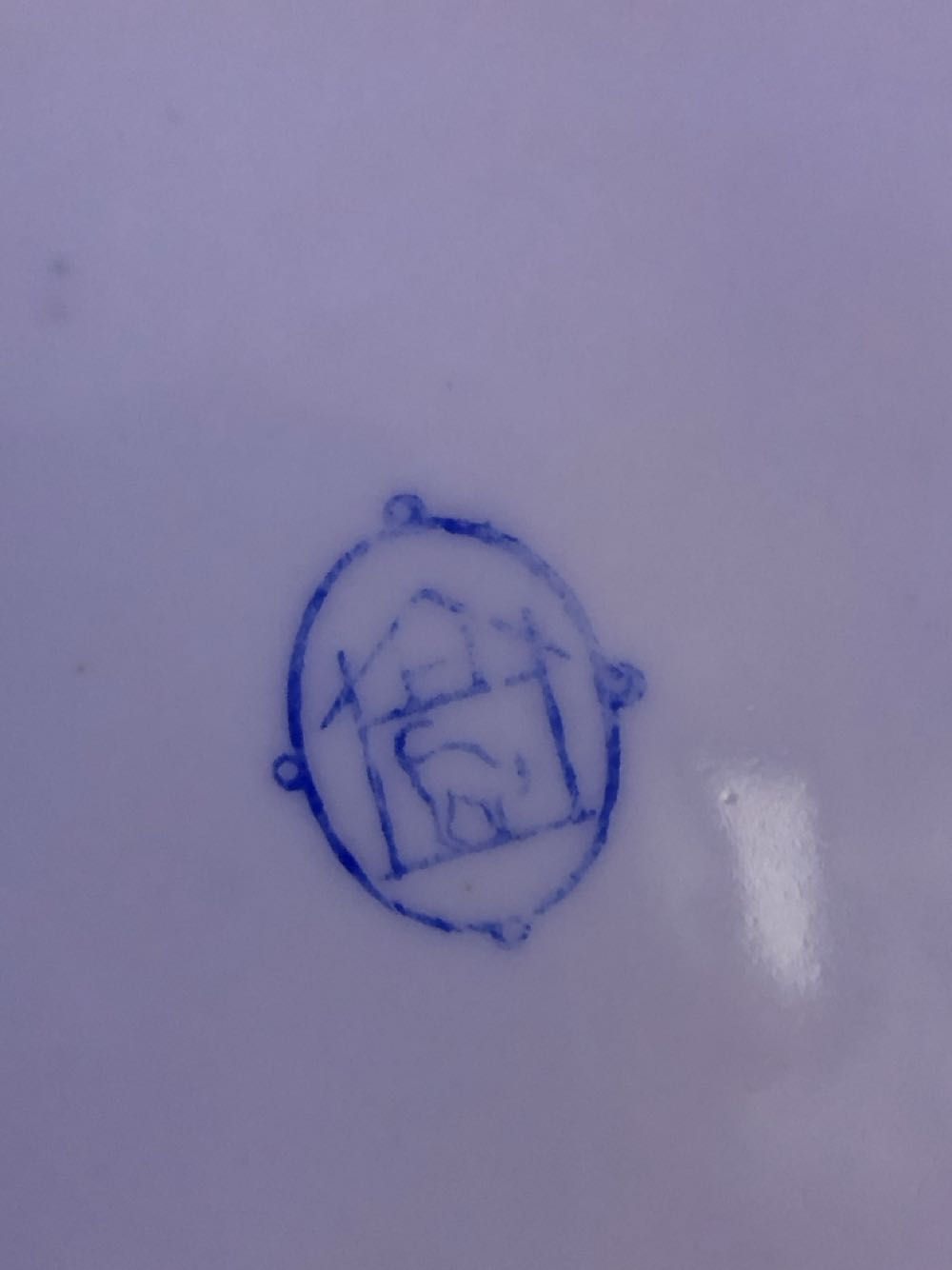 Hertwig & Co. Katzhütte, Fuchs auf Sockel  art collectible - Main Image 3