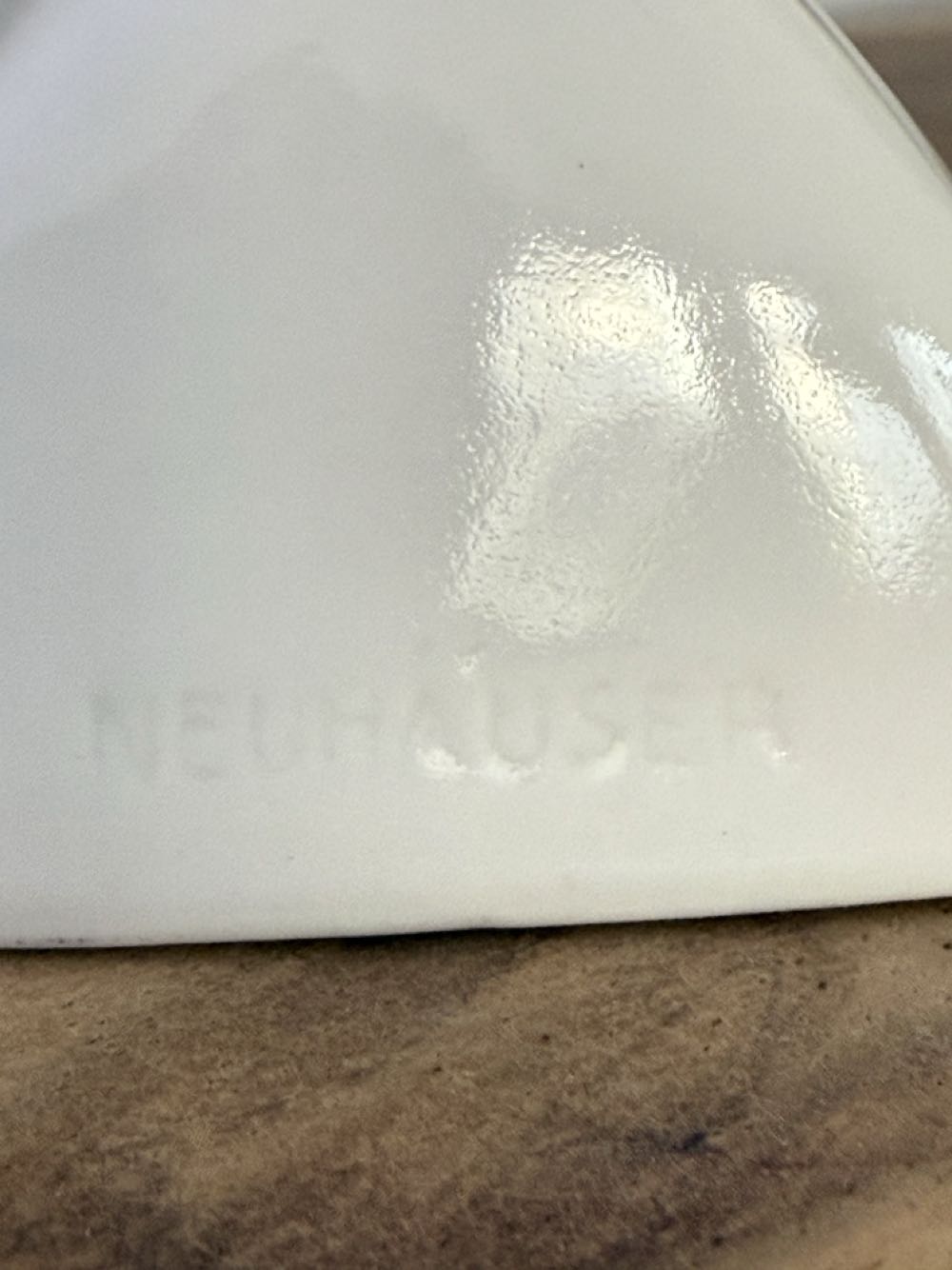 Schwarzburger Werkstätten, Wilhelm Neuhäuser: Hahn und Henne, sitzend - Wilhelm Neuhäuser art collectible - Main Image 2