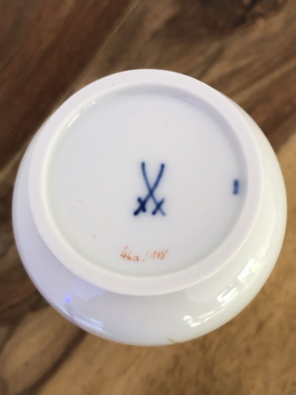 Meissen, Vase Rote Anemone  art collectible - Main Image 2