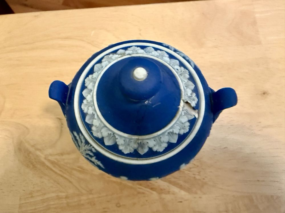 Sugar Jar - Wedgwood art collectible - Main Image 2