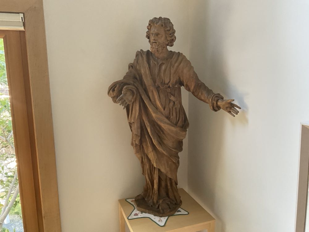 Maremi’s Essentialis Backgrounds For Art Journaling & Collage Whispers Of Frozen Meadow: 80 Enchanting Floral Backdrops