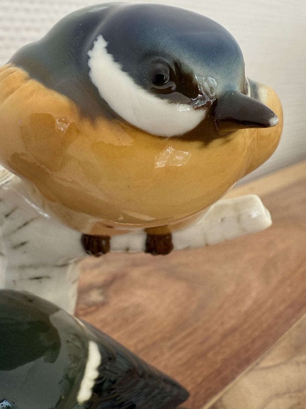 Nymphenburg, Franz Blazek: Zwei Blaumeisen auf Birkenstamm - Franz Blazek art collectible - Main Image 4