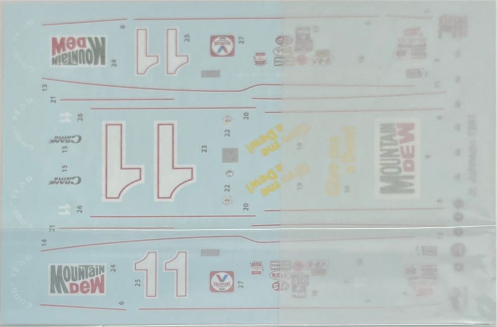 Dept 56 North Pole Petting Zoo #56823 North Series