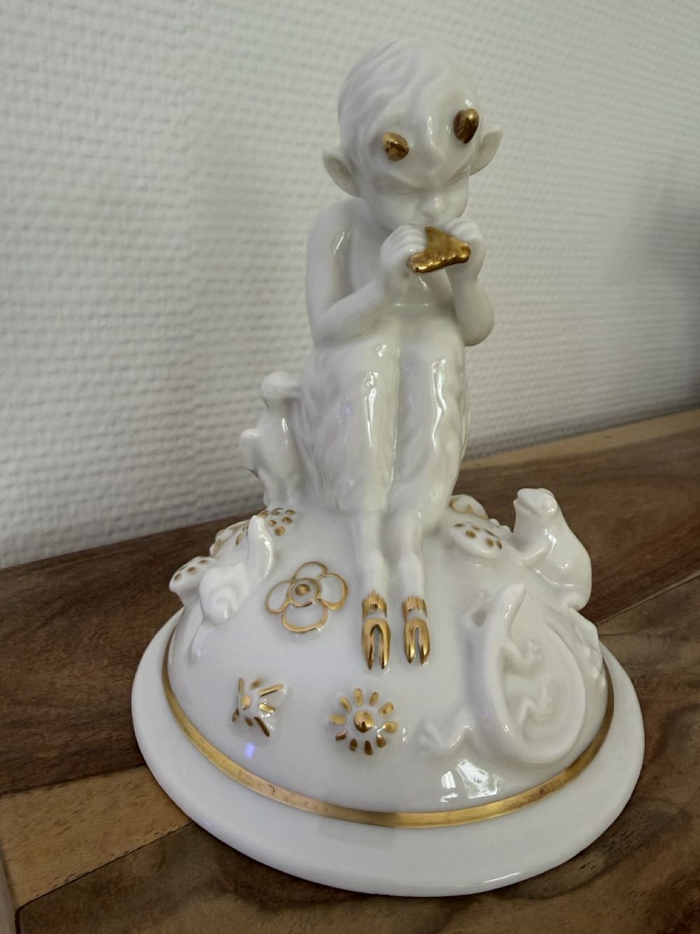 Lemax Coventry Cove ”sleds At Rest” #44226 Retired New 44226 Retired 2004 Lemax 44226 Christmas Snow Sleds At Rest Lemax Village Sleds Red Accessory Collection “sleds Figure Rest”