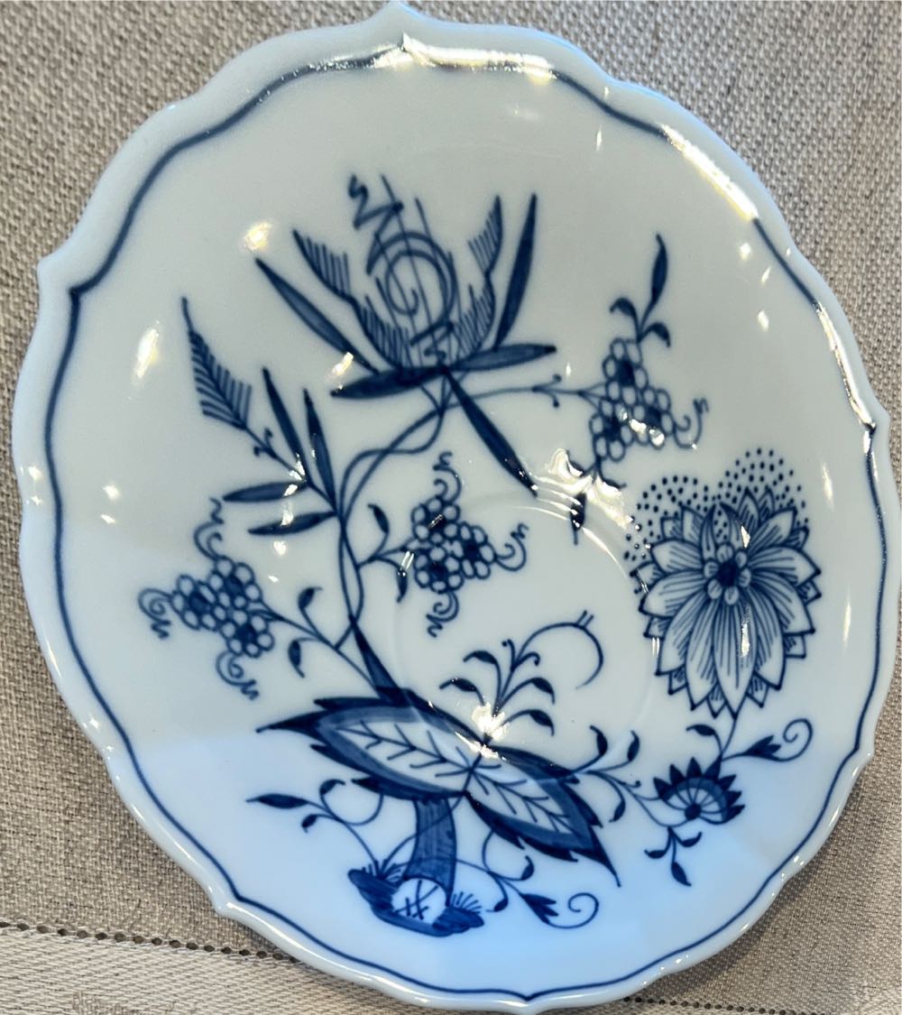 Meissen Blue Onion Tea Cup And Saucer  art collectible - Main Image 3