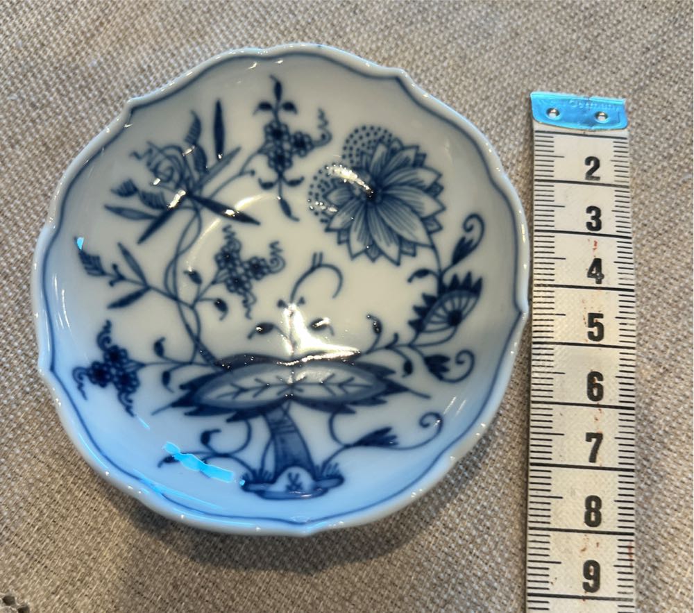 Meissen Blue Onion Small Serving Dish  art collectible - Main Image 3