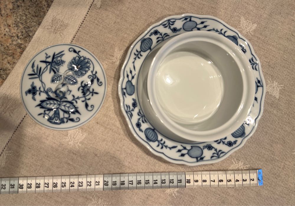 Meissen Blue Onion Butter Dish  art collectible - Main Image 2