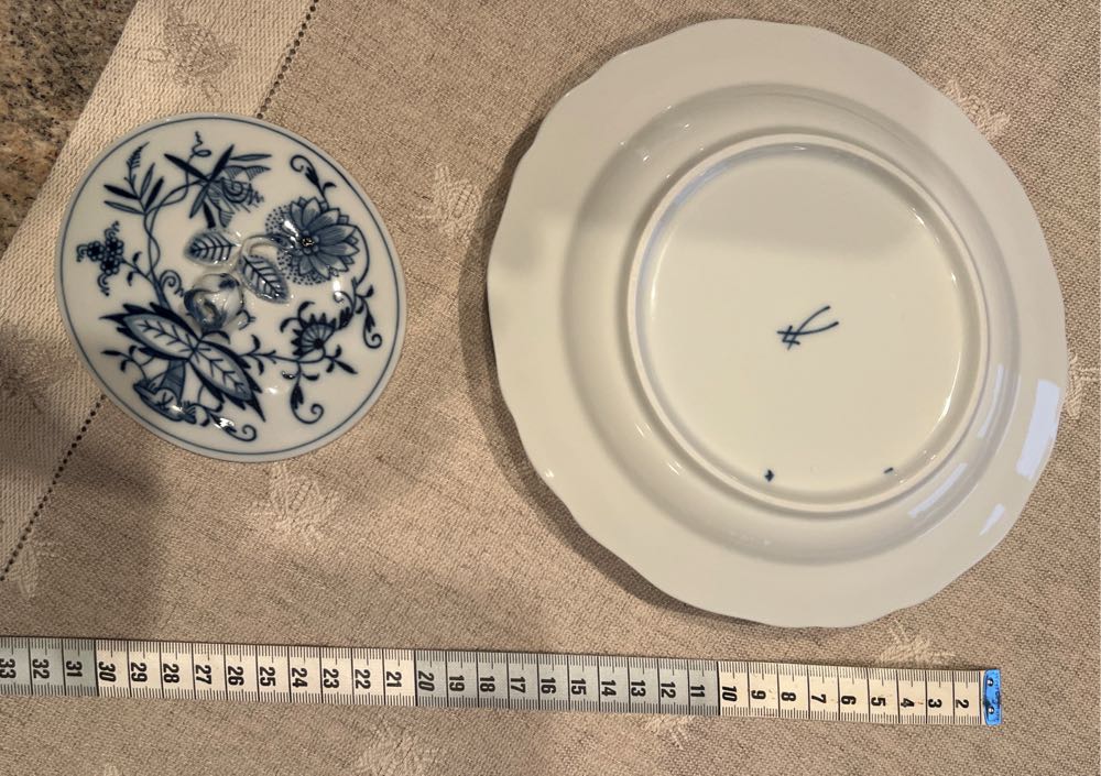 Meissen Blue Onion Butter Dish  art collectible - Main Image 3