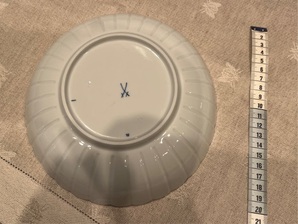 Meissen Blue Onion Serving Bowl  art collectible - Main Image 2