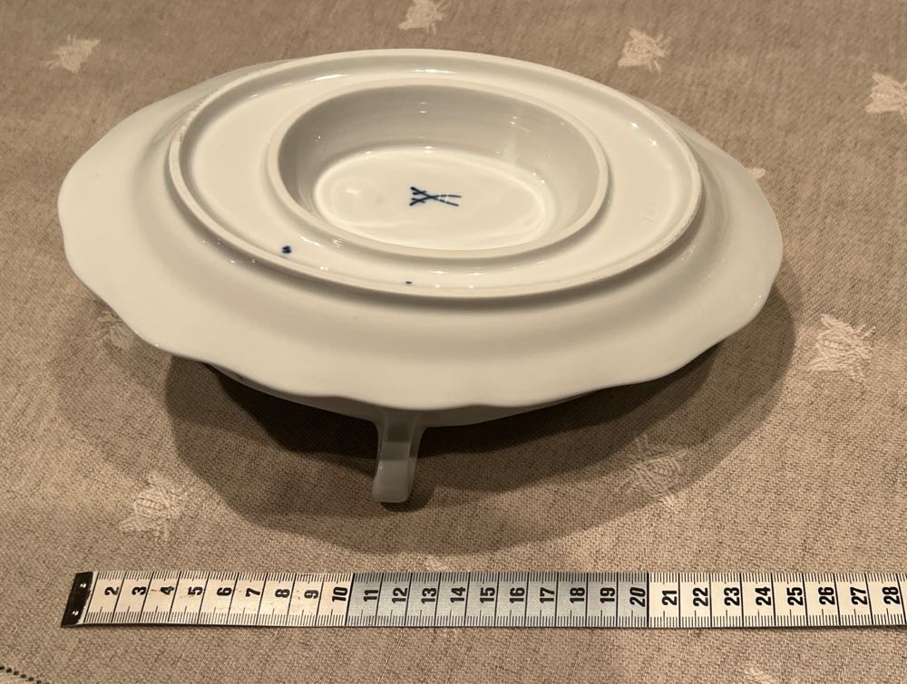 Meissen Blue Onion Medium Sauce Dish With Handles  art collectible - Main Image 3