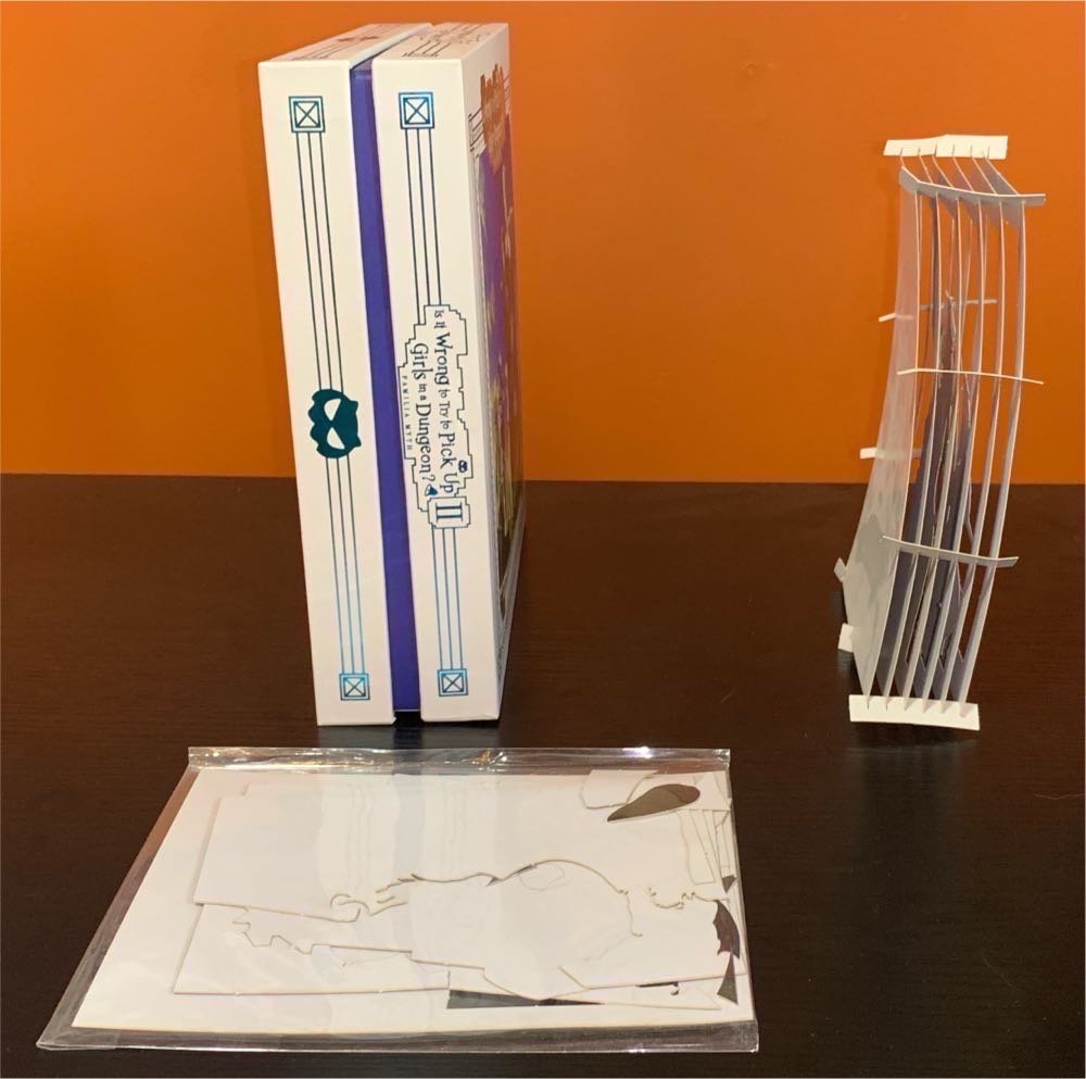 Is It Wrong To Try To Pick Up Girls In A Dungeon? II - Sentai Filmworks art collectible [Barcode 816726027333] - Main Image 4