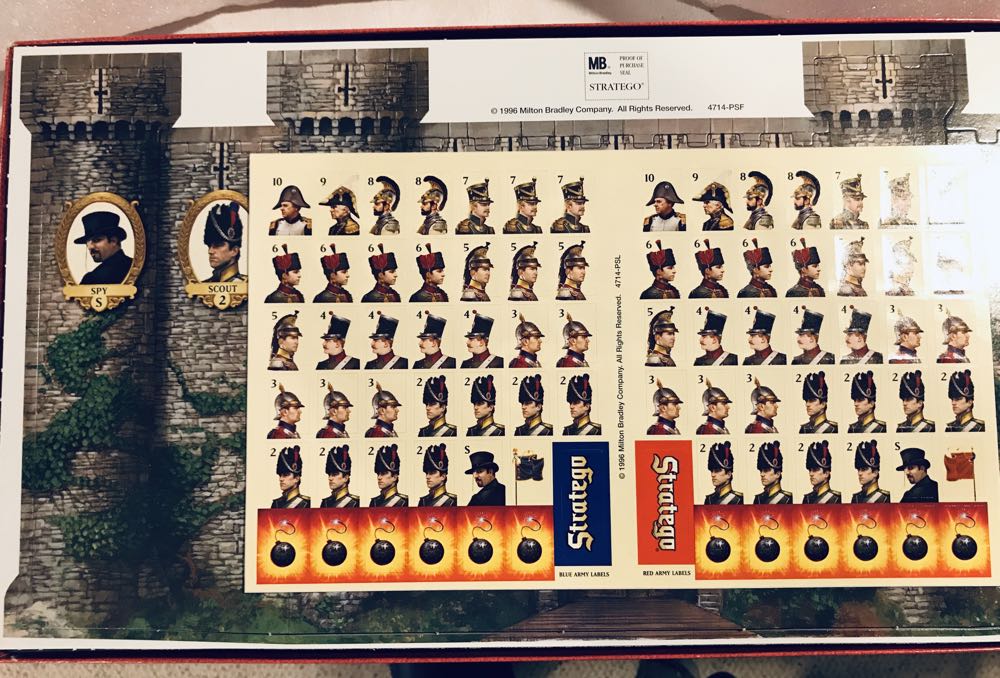 Stratego: 1996 Edition  (2) board game collectible [Barcode 032244047145] - Main Image 3