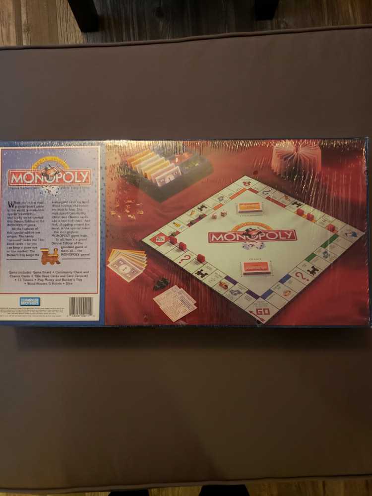 Monopoly: Deluxe Edition  (2-10) board game collectible [Barcode 073000000110] - Main Image 2