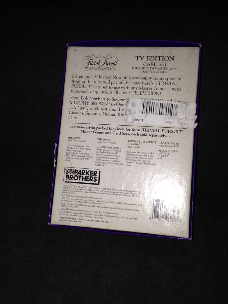 Trivial Pursuit Tv Edition   (2-8) board game collectible [Barcode 073000060527] - Main Image 2