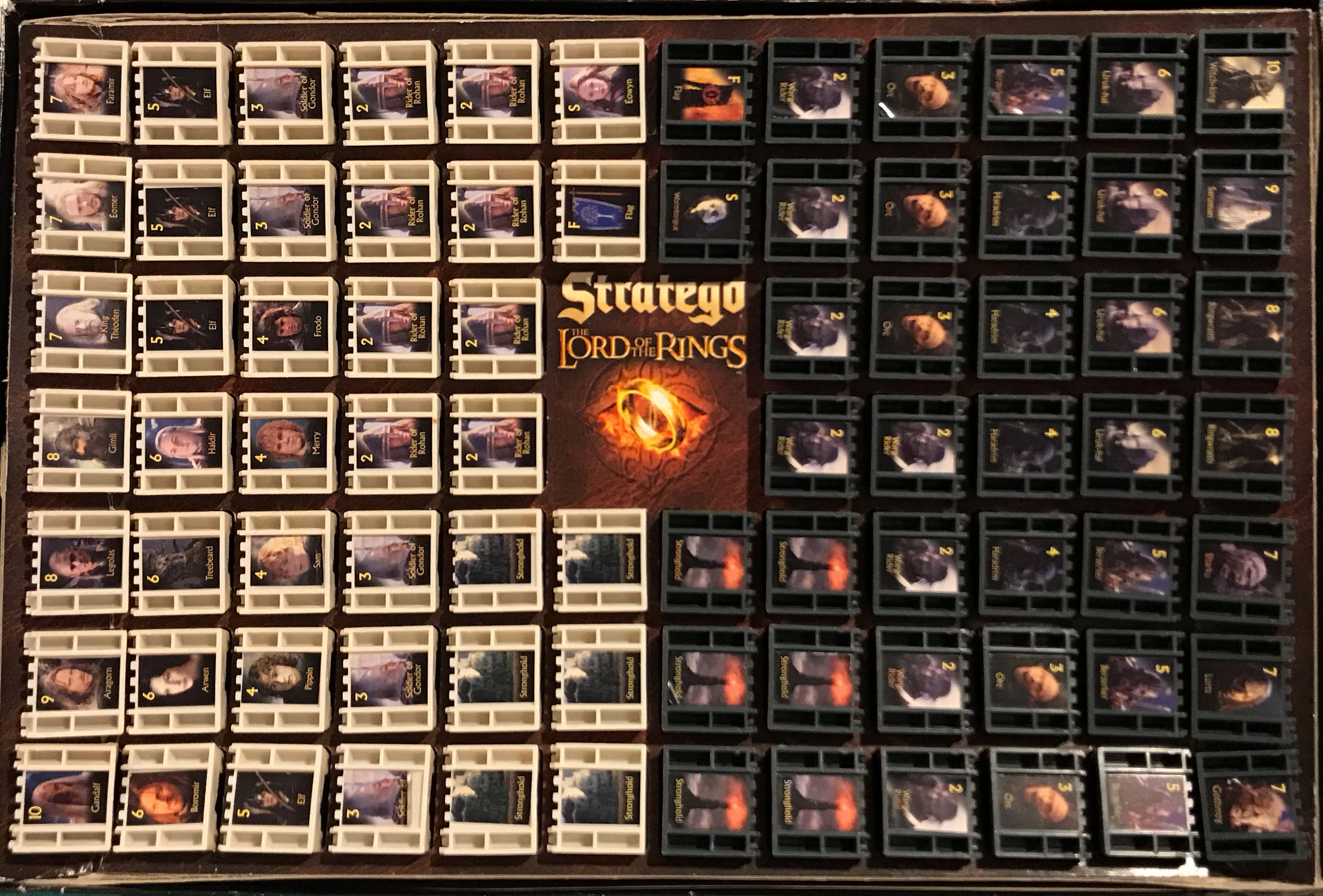 Stratego: Lord of the Rings Trilogy Edition  (2) board game collectible [Barcode 076930420409] - Main Image 4