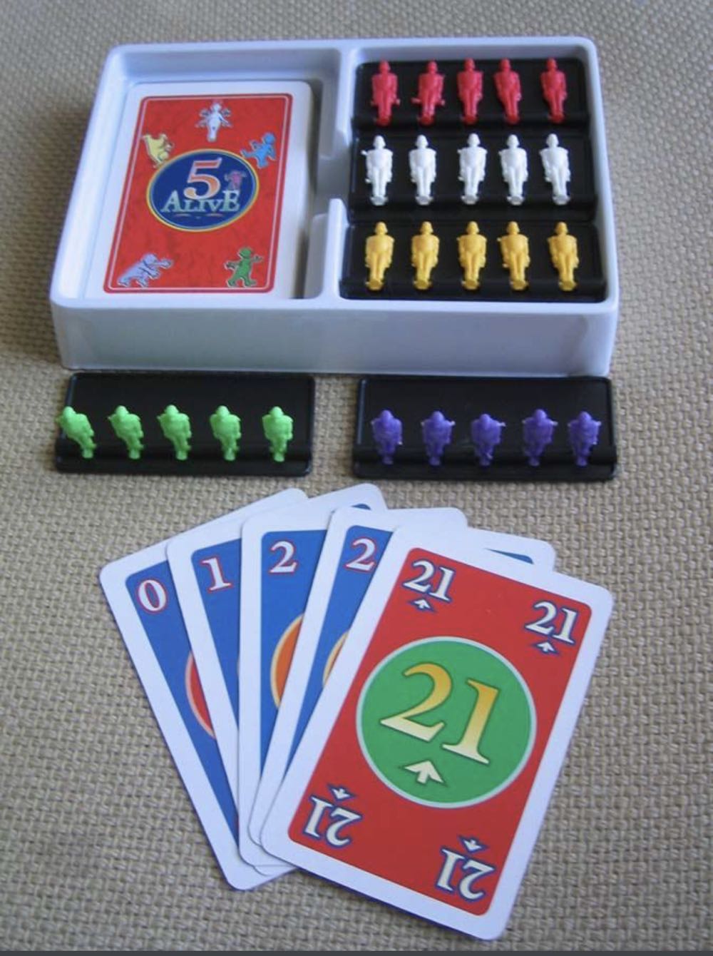 5 Alive Card Game  (2-6) board game collectible [Barcode 078206010253] - Main Image 4