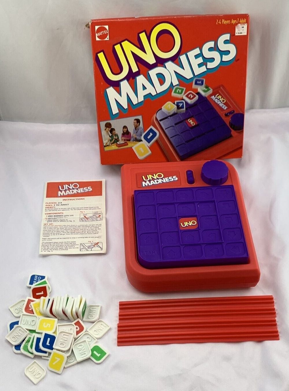 Uno Madness   (2-4) board game collectible [Barcode 078206090064] - Main Image 3